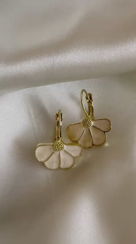 Ivory Petal Drops