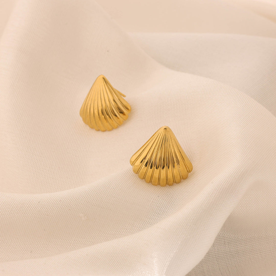 Sculpted Fan Studs