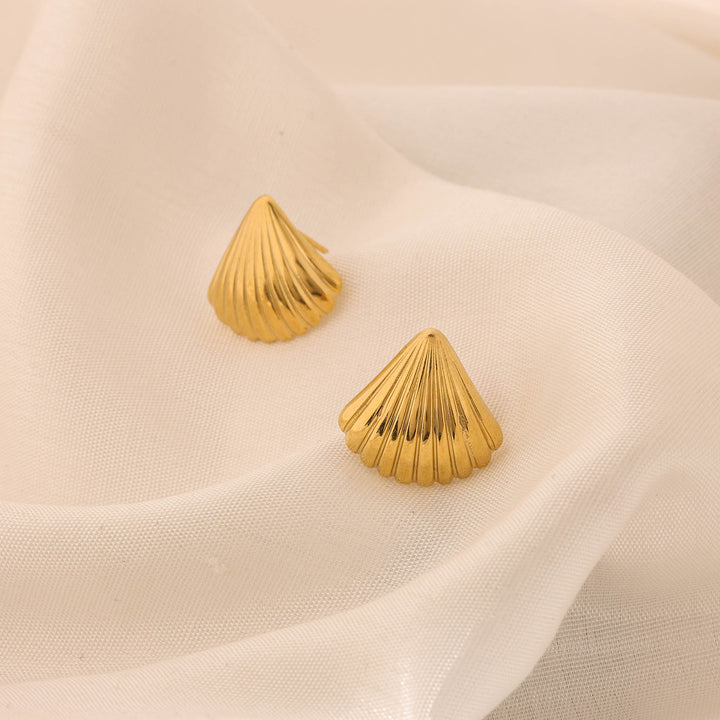 Sculpted Fan Studs